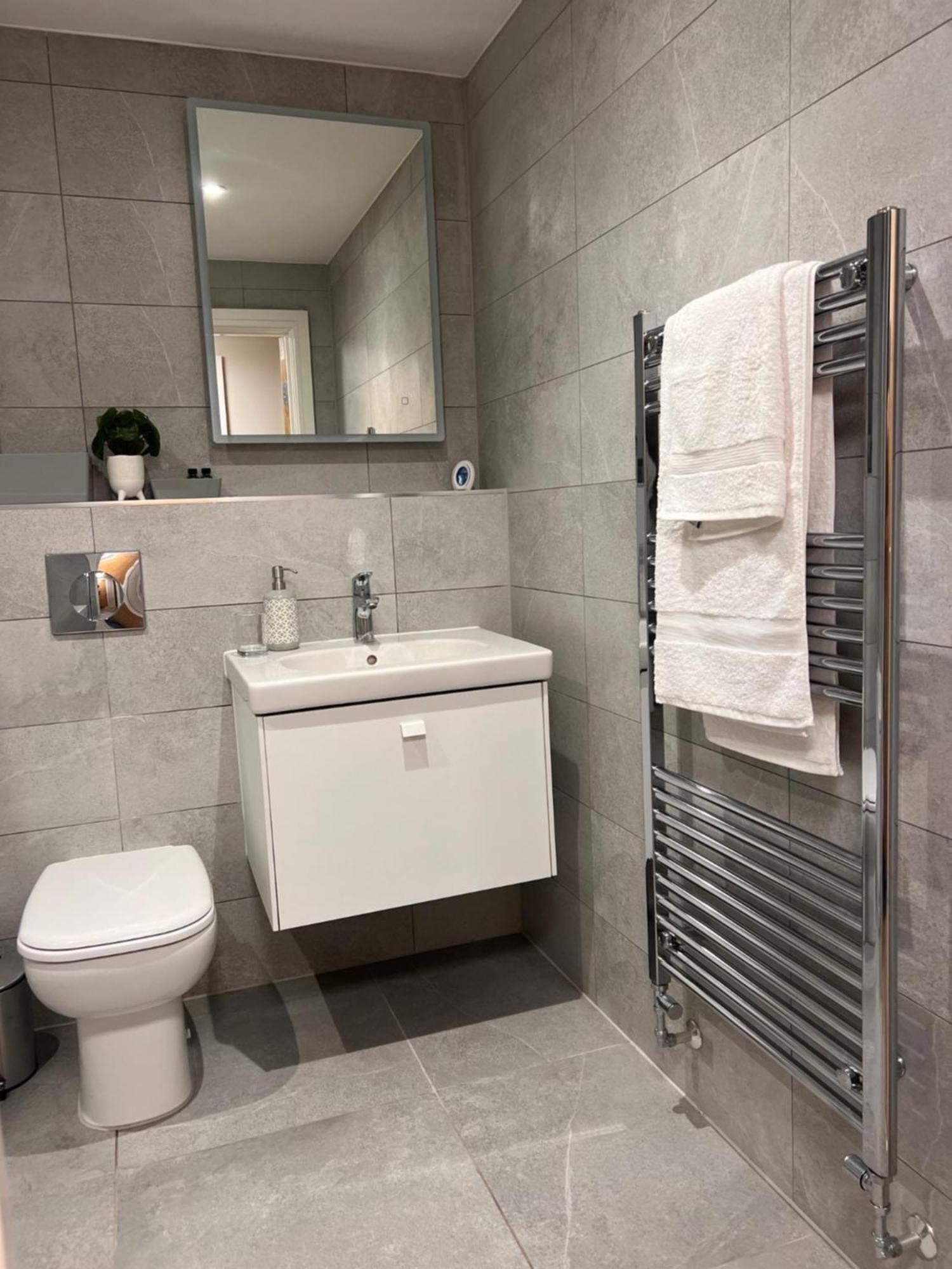 Modern Apartment - Bhx Nec - Free Secure Gated Parking Солихъл Екстериор снимка