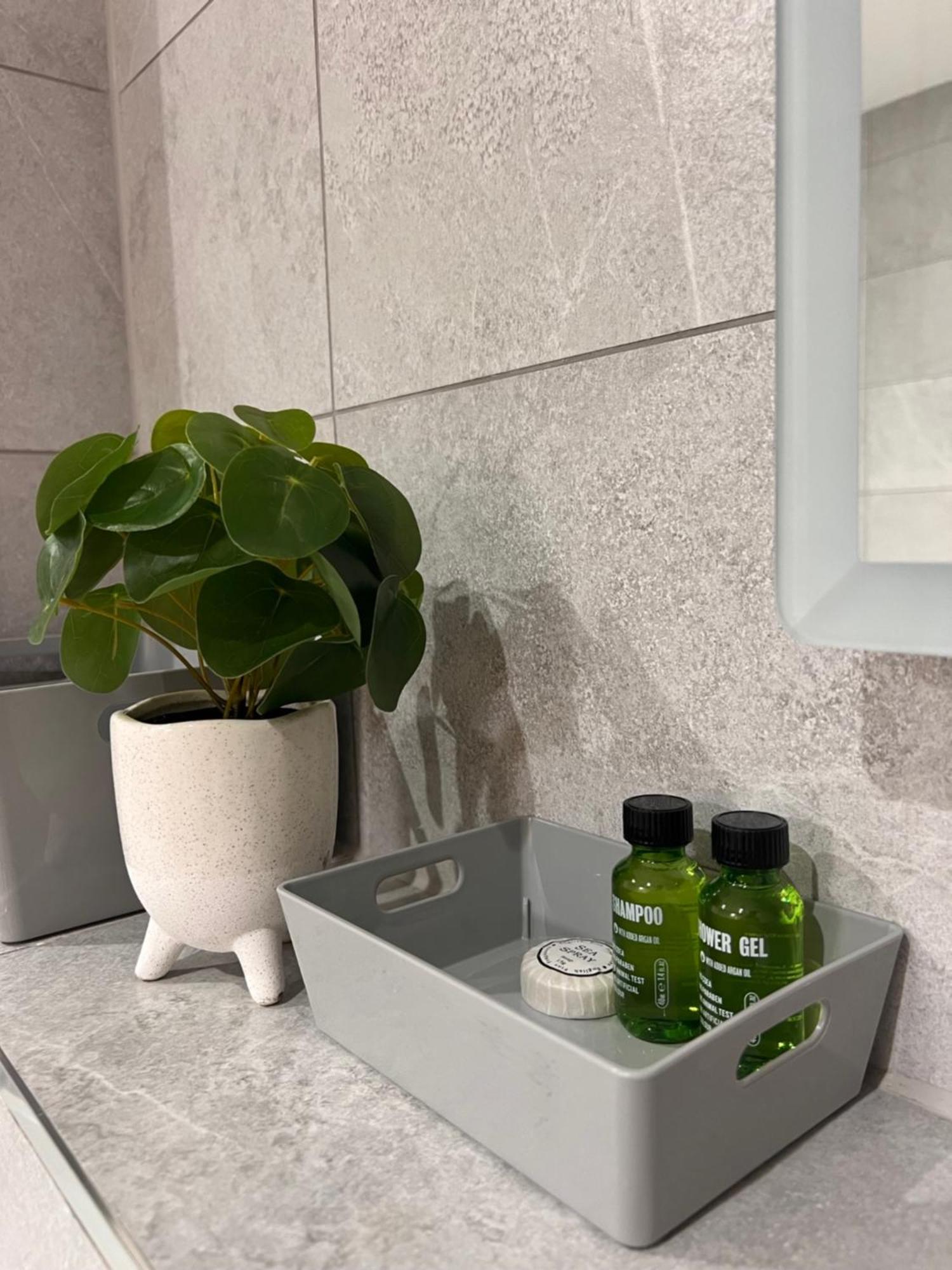Modern Apartment - Bhx Nec - Free Secure Gated Parking Солихъл Екстериор снимка