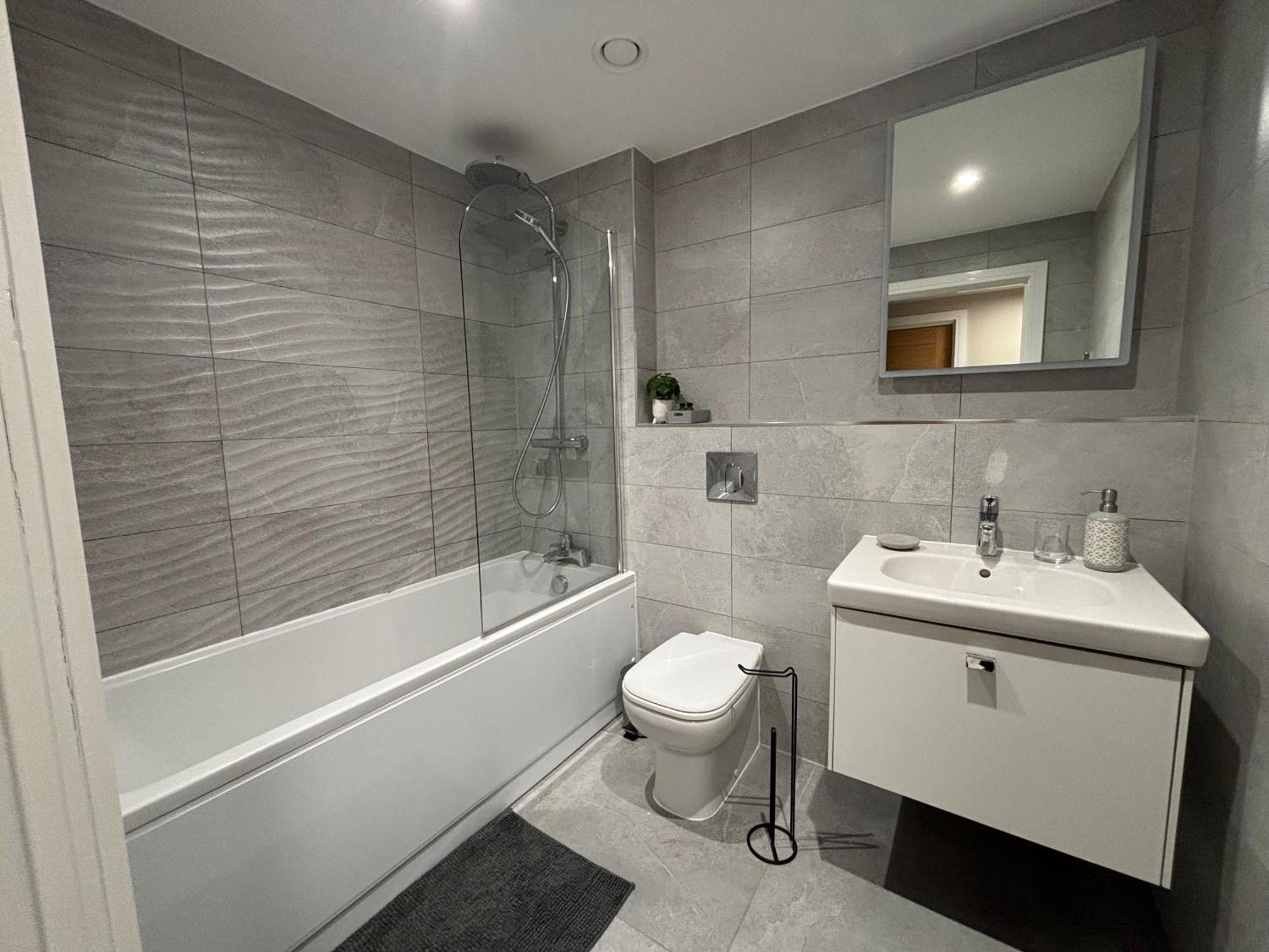Modern Apartment - Bhx Nec - Free Secure Gated Parking Солихъл Екстериор снимка